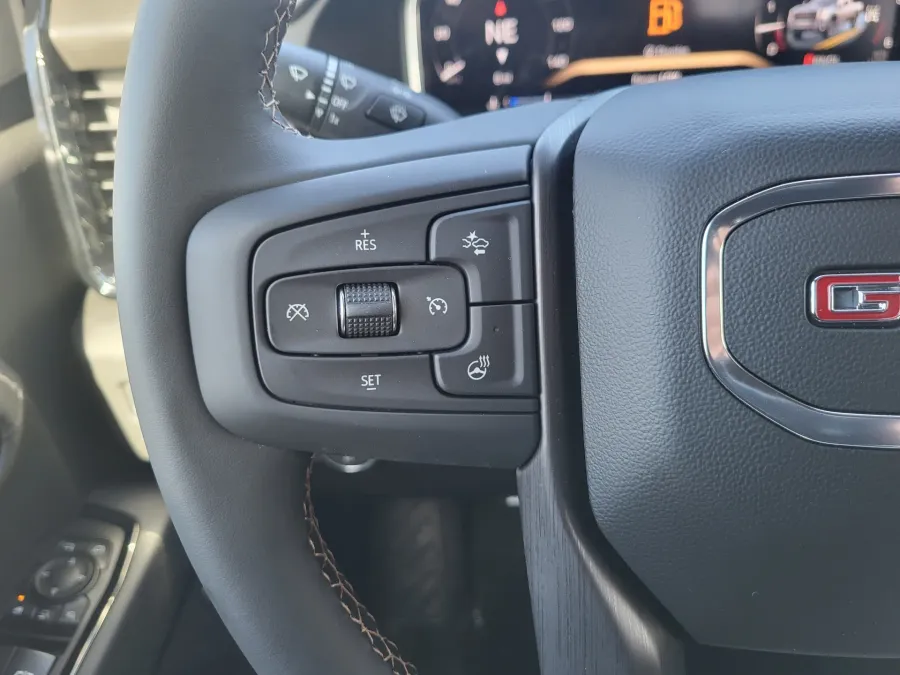 2026 GMC Sierra 2500HD AT4 | Photo 27 of 32