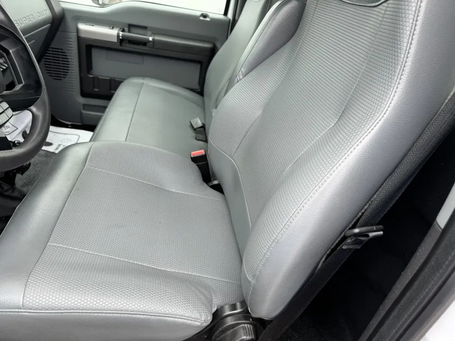 2023 Ford F750 | Photo 6 of 8