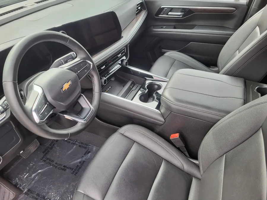 2025 Chevrolet Tahoe LT | Photo 11 of 25
