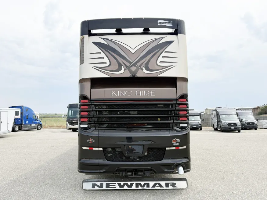 2018 Newmar King Aire 4553 | Photo 21 of 33