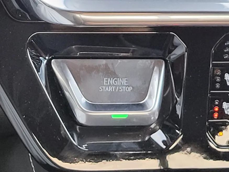 2026 GMC Sierra 1500 Denali Ultimate | Photo 18 of 26