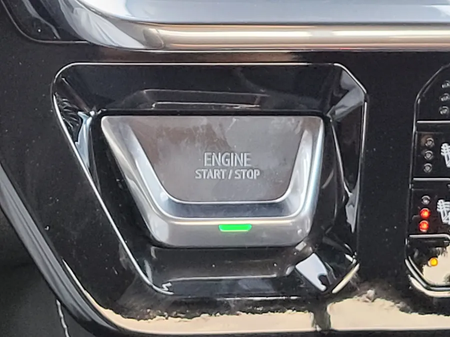 2026 GMC Sierra 1500 Denali Ultimate | Photo 18 of 26