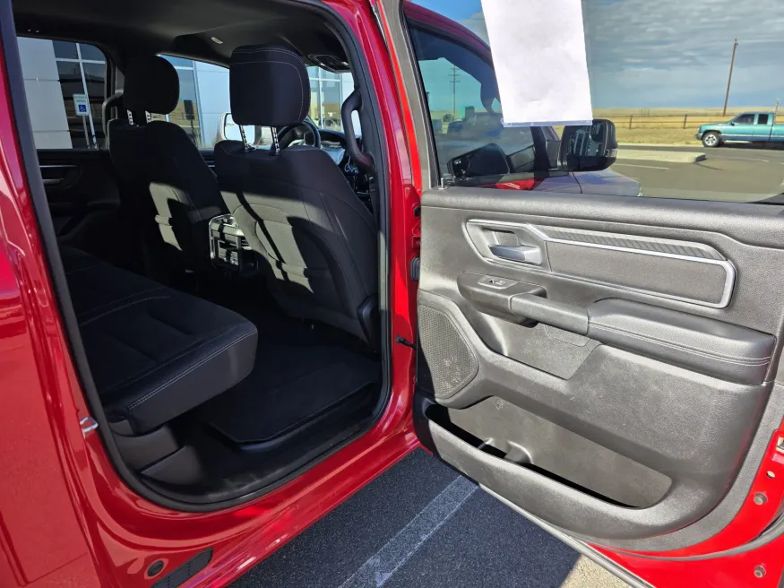 2025 RAM 1500 Big Horn | Photo 19 of 34