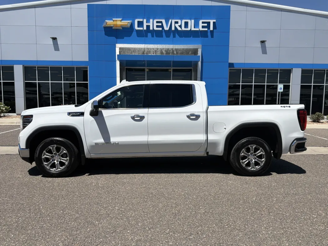 2025 GMC Sierra 1500 SLT 