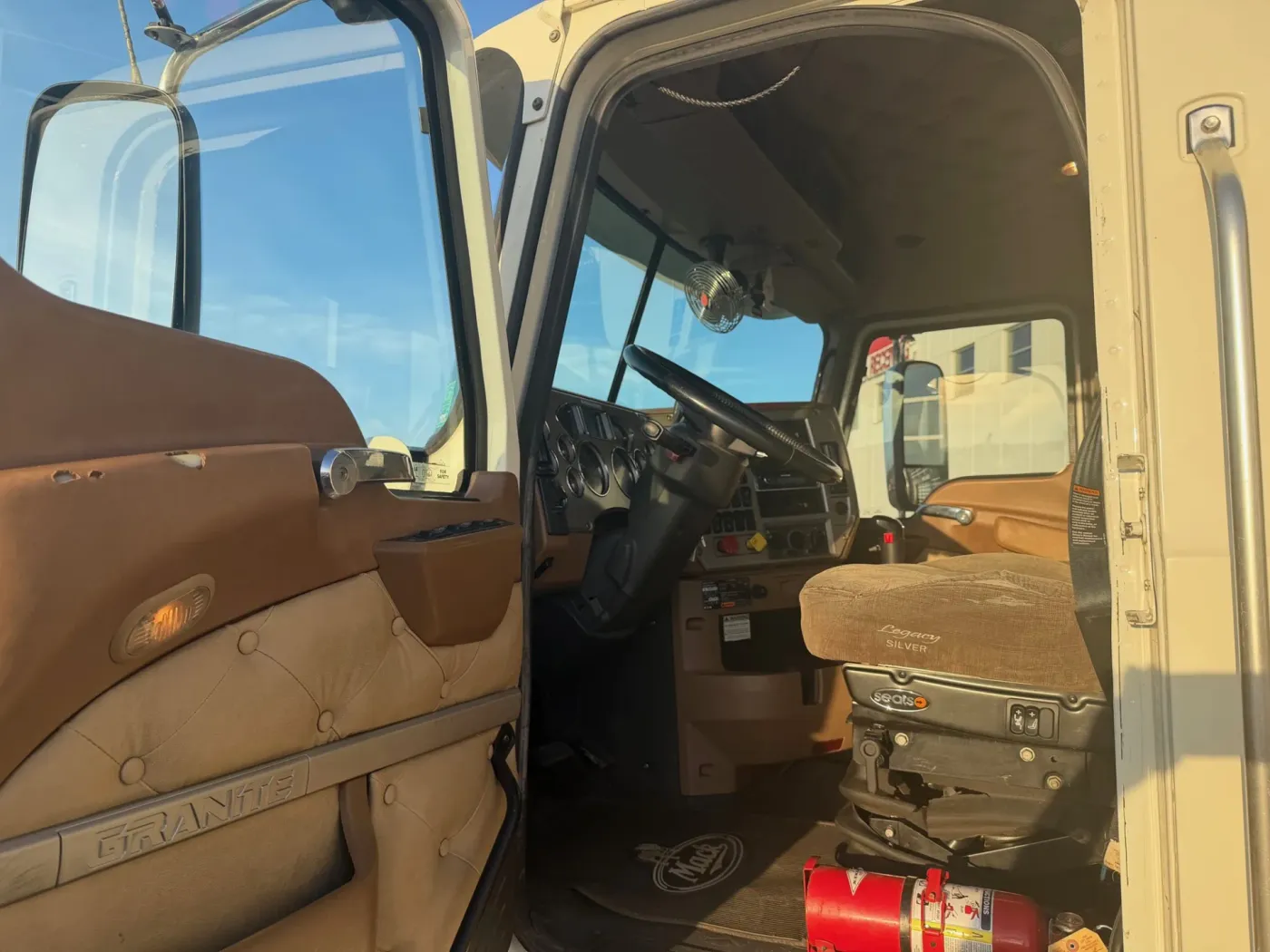 2015 Mack Granite | Photo 5 of 8