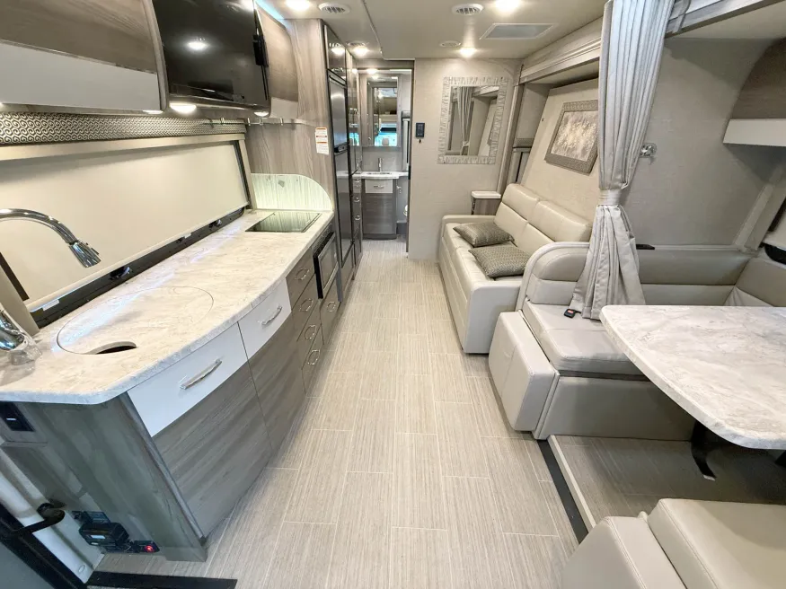 2021 Thor Delano 24FB | Photo 4 of 25