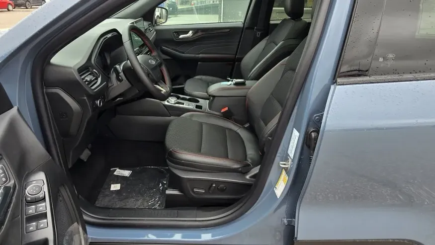 2026 Ford Escape | Photo 14 of 30