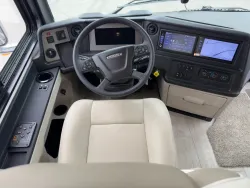 2026 Newmar Ventana 3512 | Thumbnail Photo 12 of 40