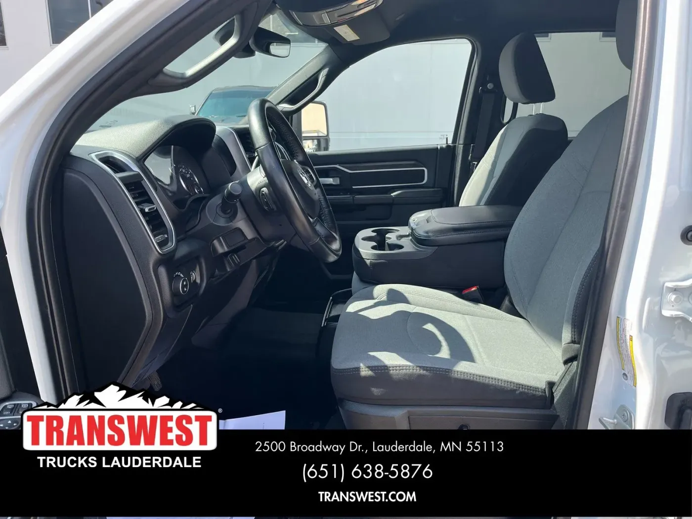 2024 RAM 2500 Big Horn | Photo 4 of 21