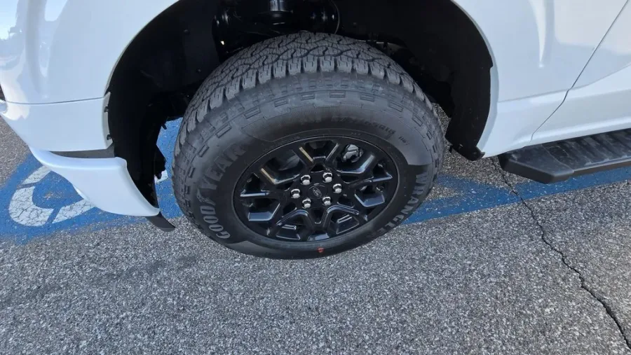 2025 Ford F-150 | Photo 6 of 24