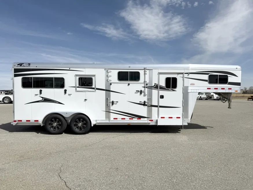 2022 4 Star 2+1 | Photo 2 of 18