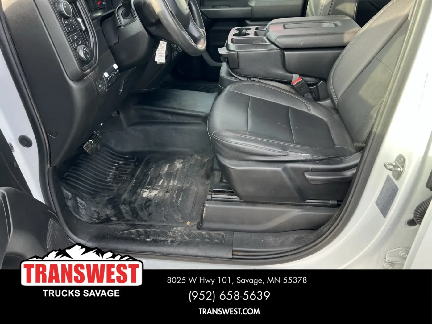 2023 Chevrolet 3500 | Photo 4 of 17