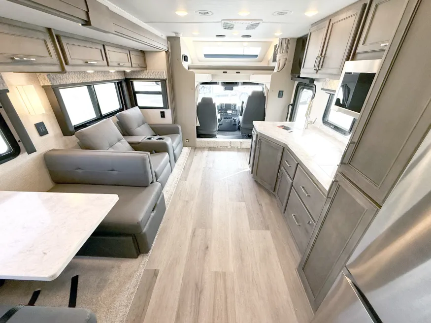 2026 Renegade Verona 36VSB | Photo 5 of 29