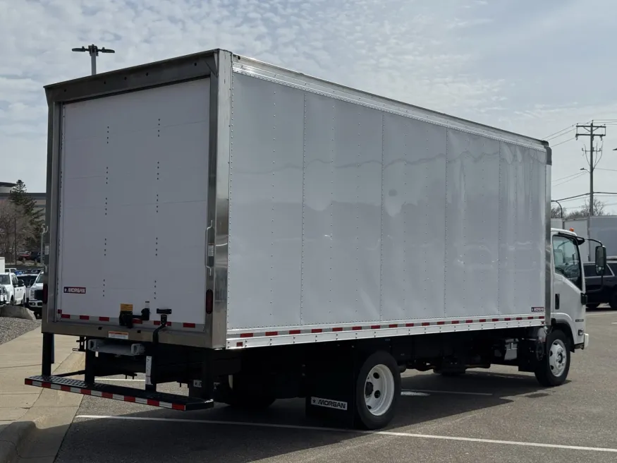 2025 Isuzu NRR GAS | Photo 10 of 21