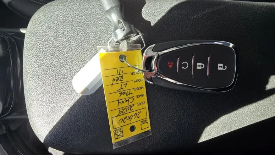 2025 Chevrolet Trax | Photo 23 of 27