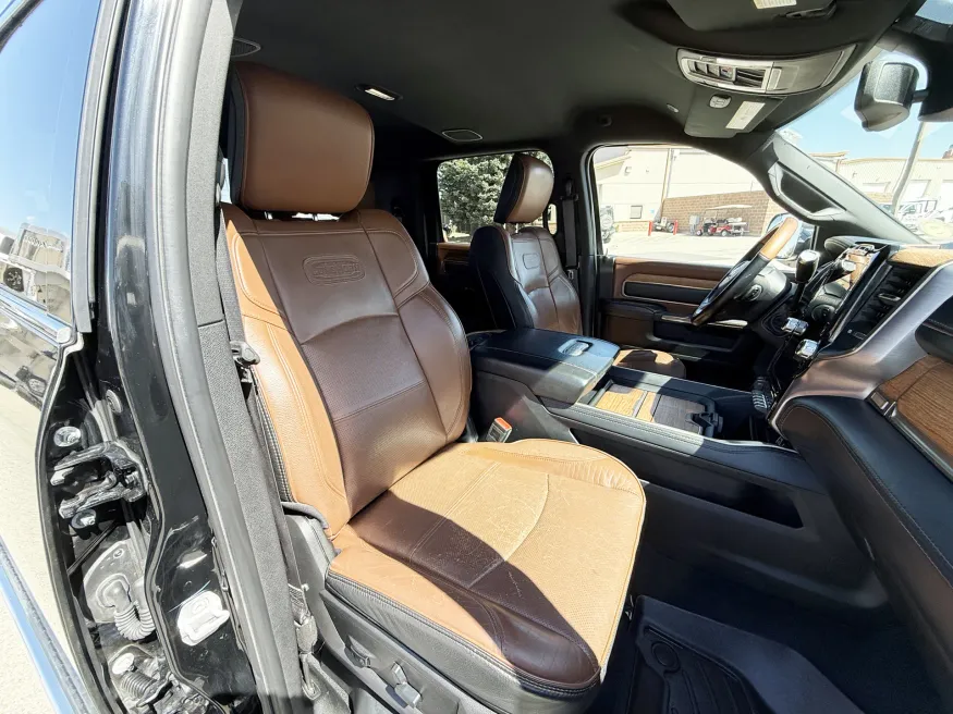 2019 RAM 2500 Laramie Longhorn | Photo 19 of 21