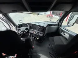 2019 Freightliner Cascadia | Thumbnail Photo 15 of 20