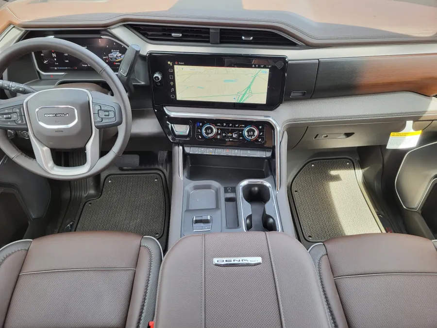 2026 GMC Sierra 2500HD Denali | Photo 21 of 25