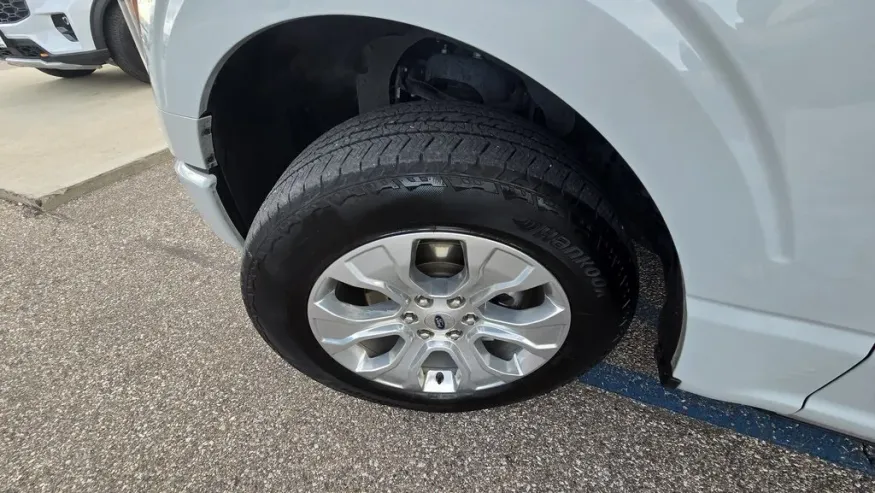 2023 Ford F-150 | Photo 13 of 34