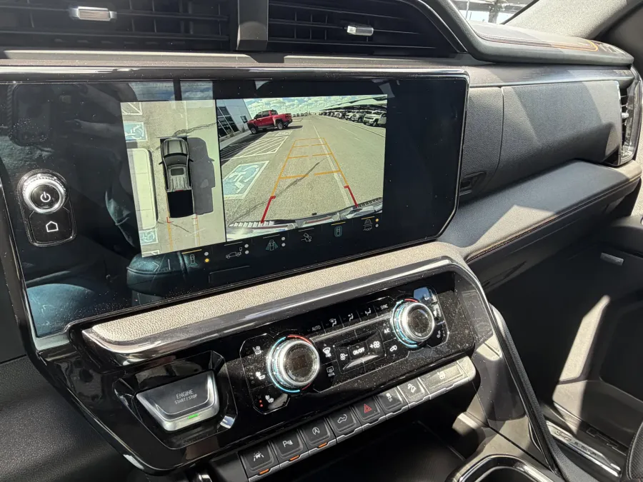 2023 GMC Sierra 1500 AT4 | Photo 18 of 21