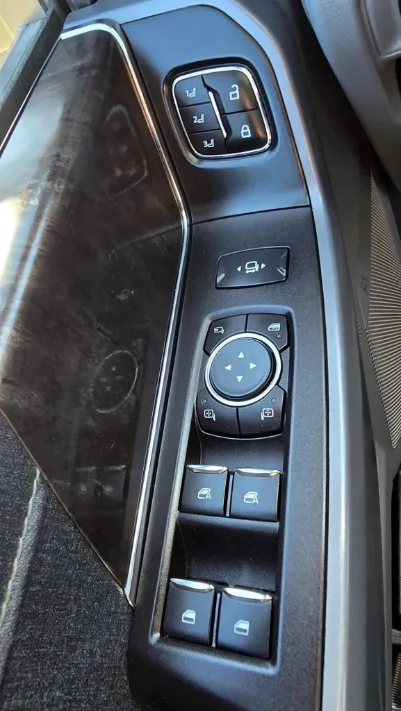 2023 Ford F-150 | Photo 13 of 31