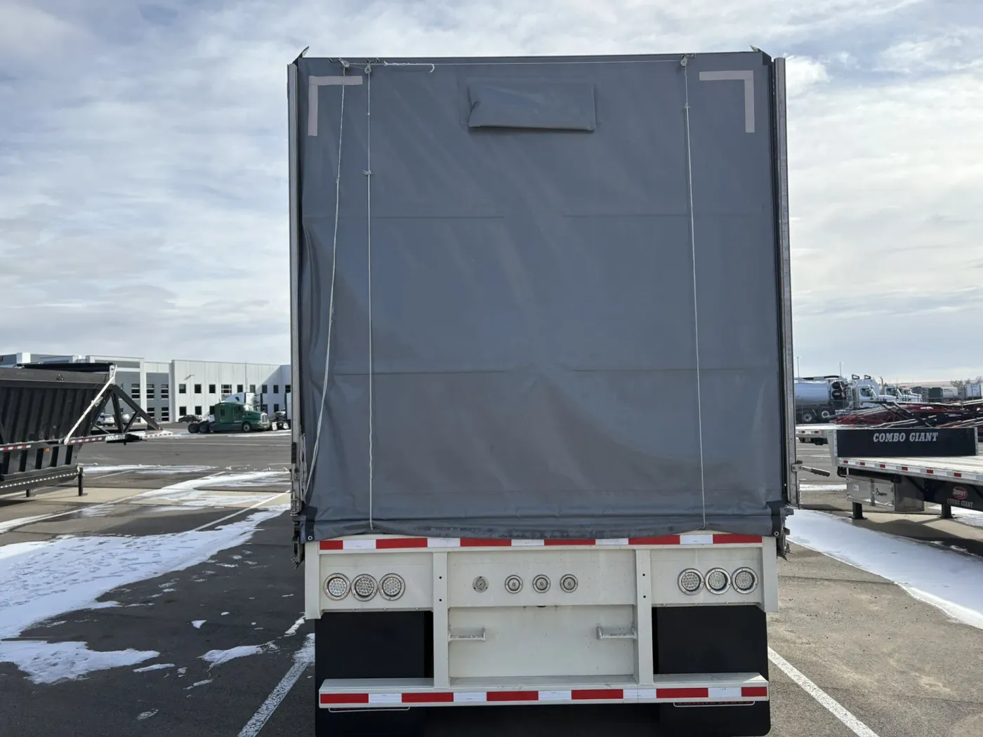 2011 MAC Flatbed | Photo 5 of 17