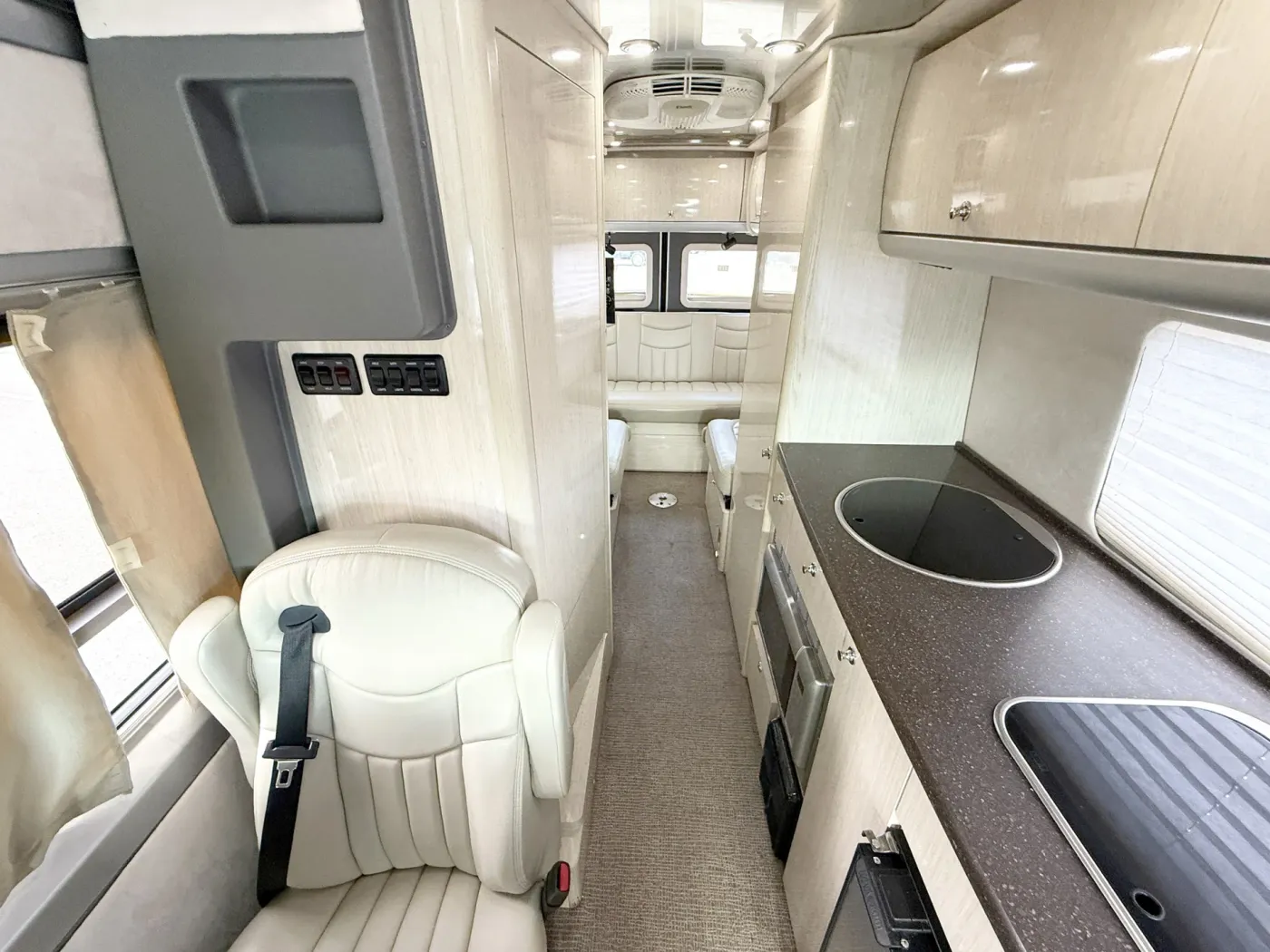2013 Airstream Interstate EXT Lounge | Photo 4 of 20