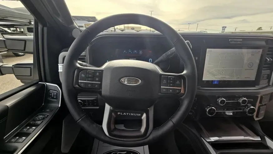 2026 Ford Super Duty F-250 | Photo 18 of 35