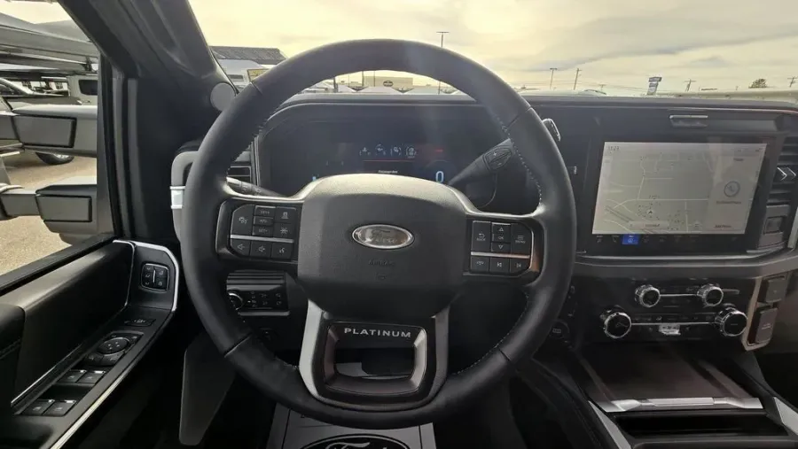 2026 Ford Super Duty F-250 | Photo 18 of 35