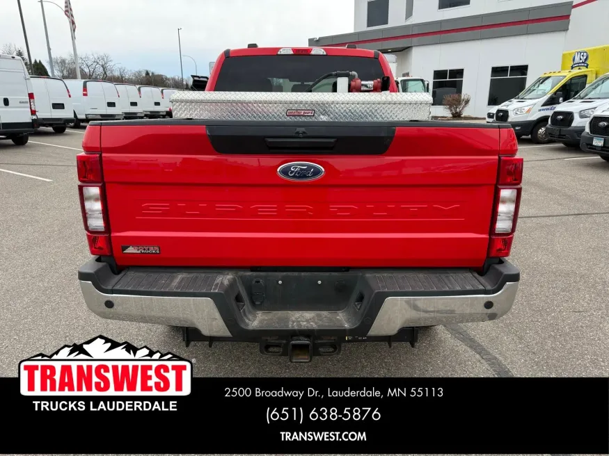 2022 Ford Super Duty F-350 XLT | Photo 13 of 21