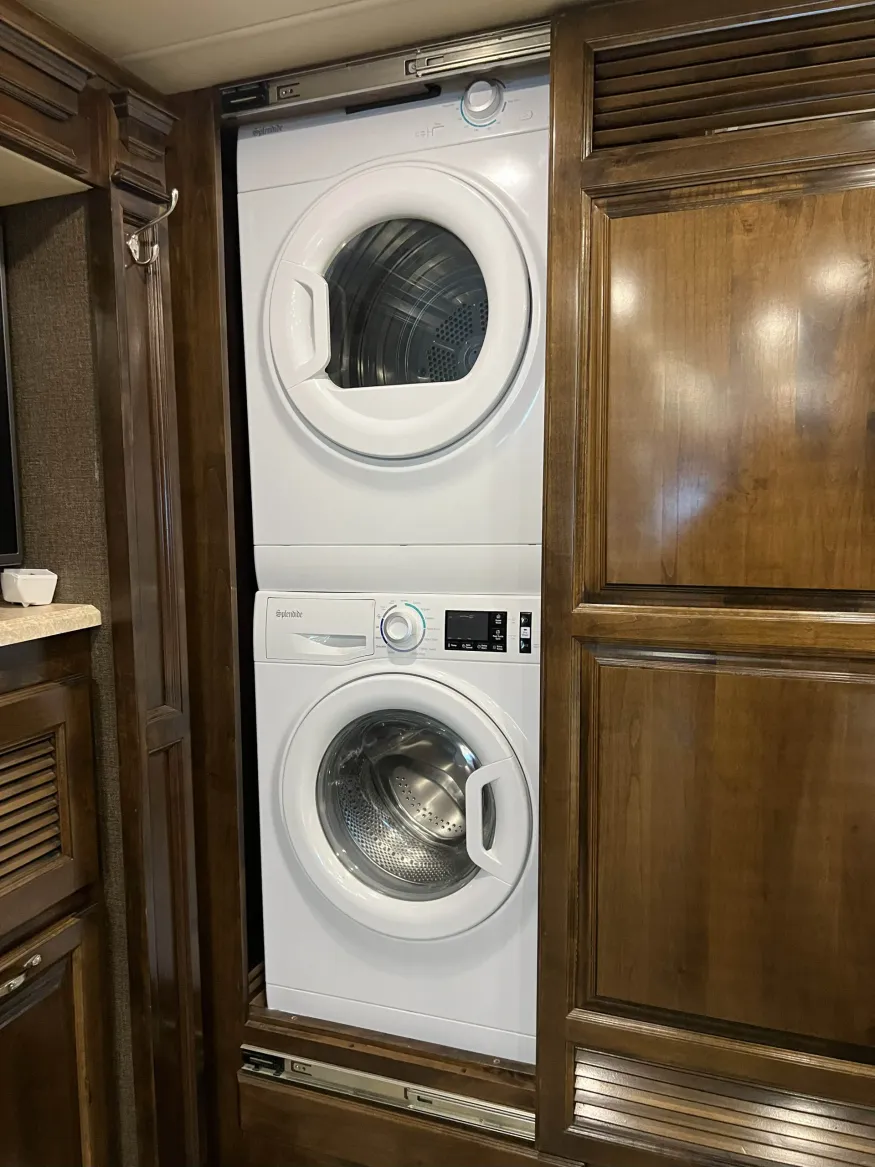 2016 Tiffin Allegro Red 33AA | Photo 21 of 20