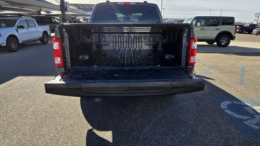 2023 Ford F-150 | Photo 9 of 29