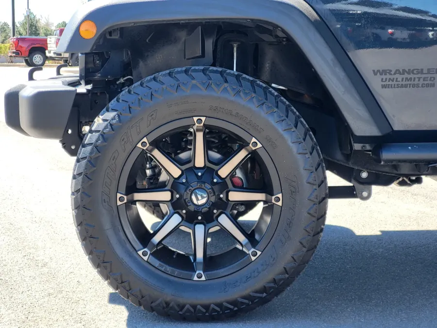 2016 Jeep Wrangler Unlimited | Photo 8 of 23