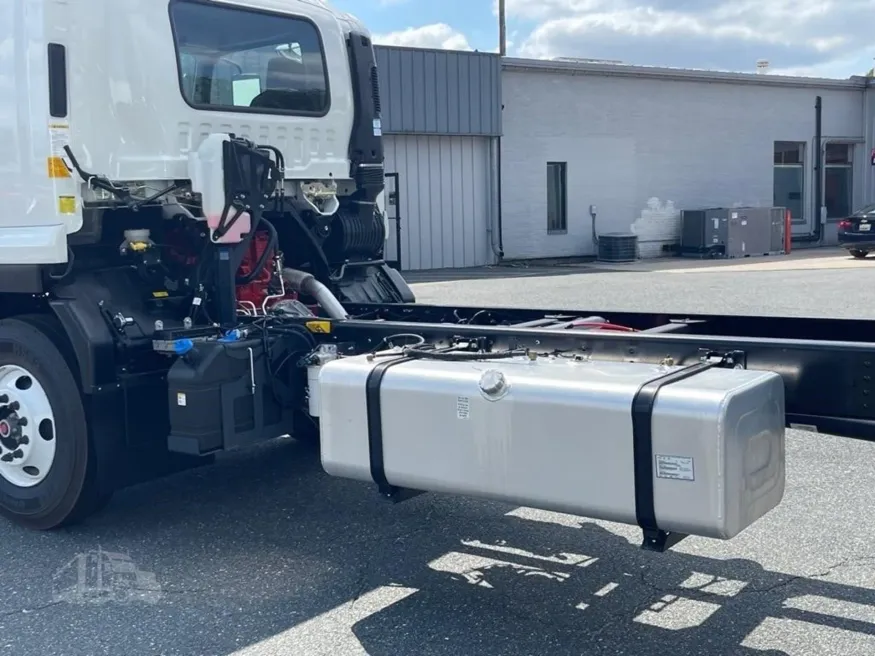 2025 Isuzu FTR | Photo 5 of 12