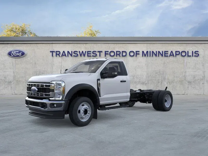 2025 Ford Super Duty F-550 XL 
