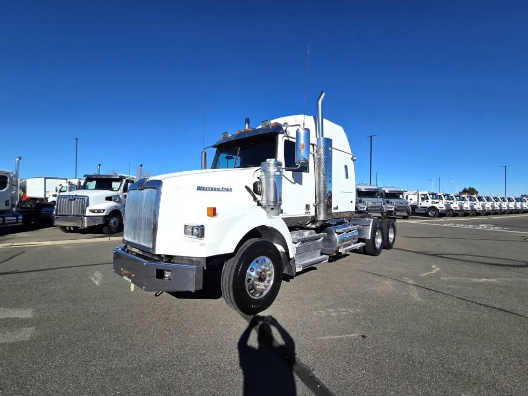 2021 Western Star 4900SA 