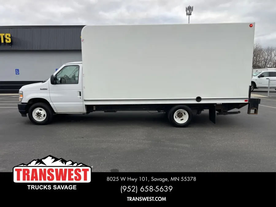 2022 Ford Econoline | Photo 8 of 17