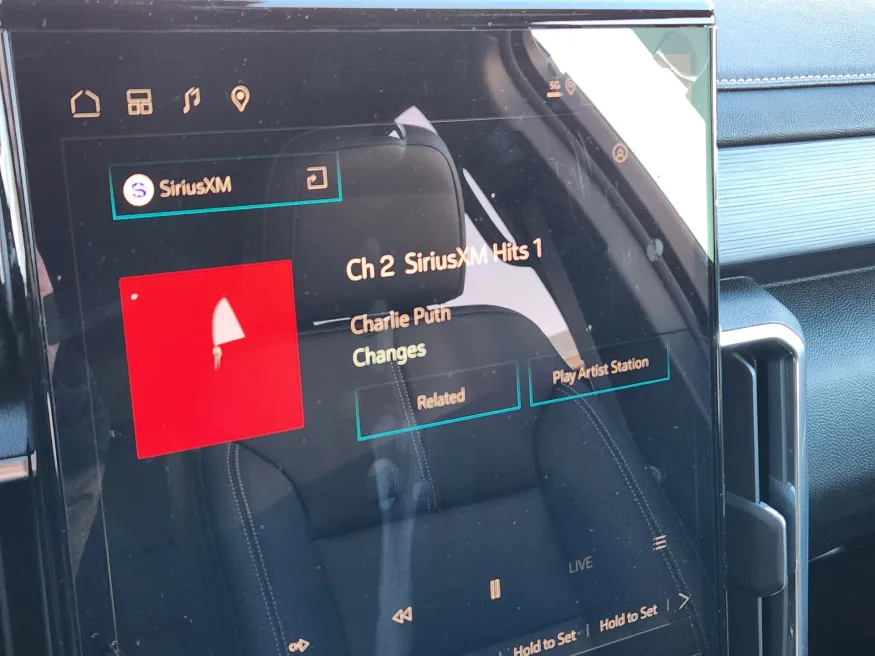 2026 GMC Acadia AWD Elevation | Photo 11 of 22