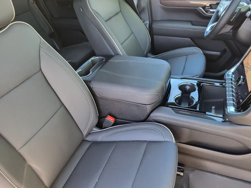 2026 GMC Yukon XL Elevation | Photo 12 of 27