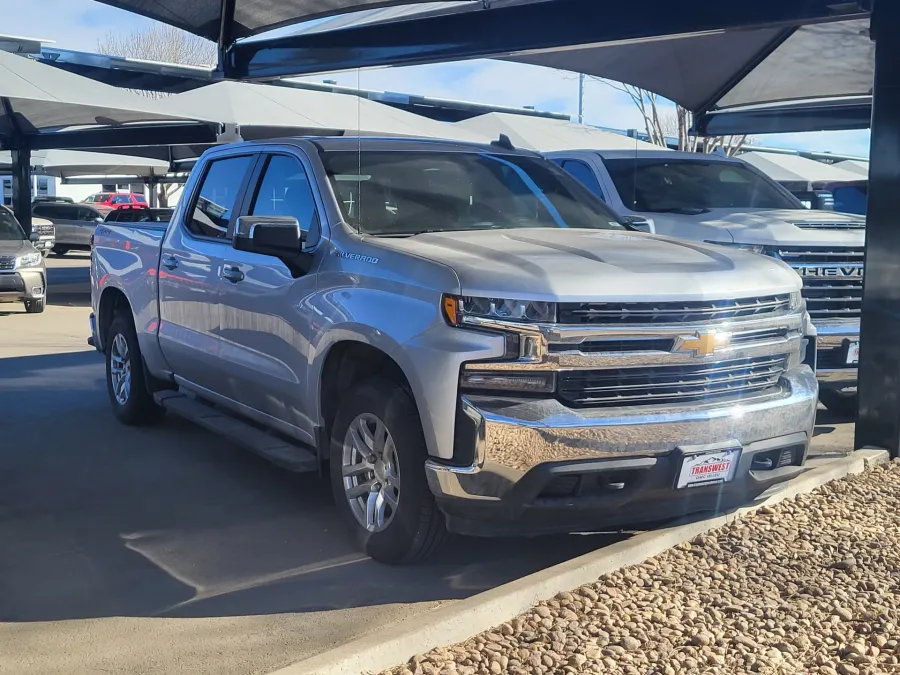 2020 Chevrolet Silverado 1500 LT | Photo 2 of 5