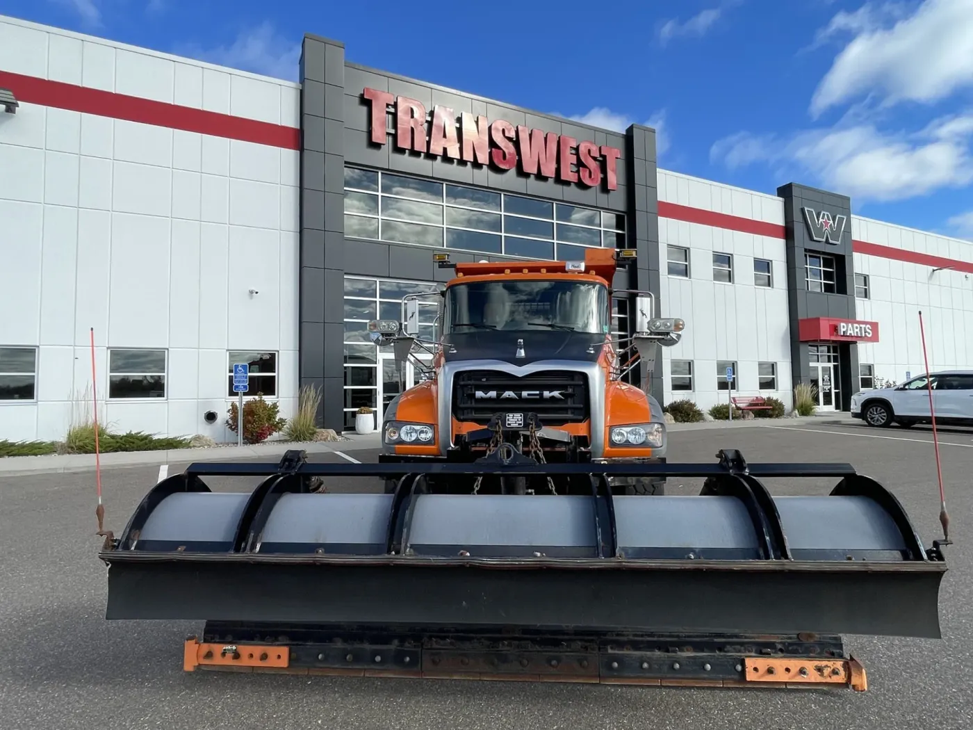 2017 Mack GU432 | Photo 2 of 15