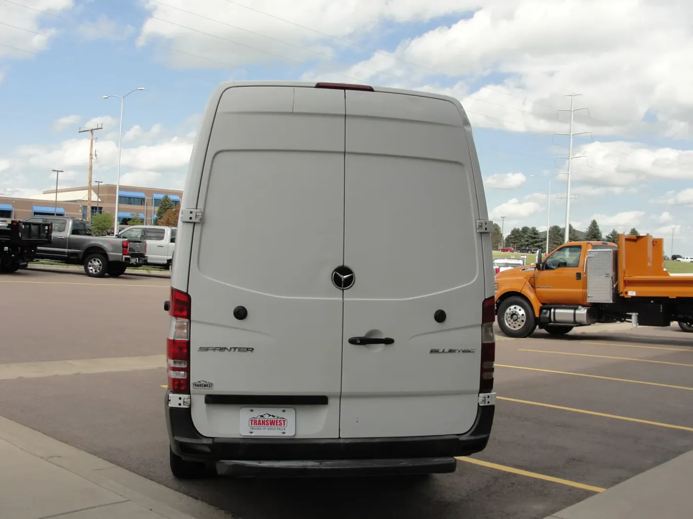 2014 Mercedes Benz Sprinter | Photo 3 of 13