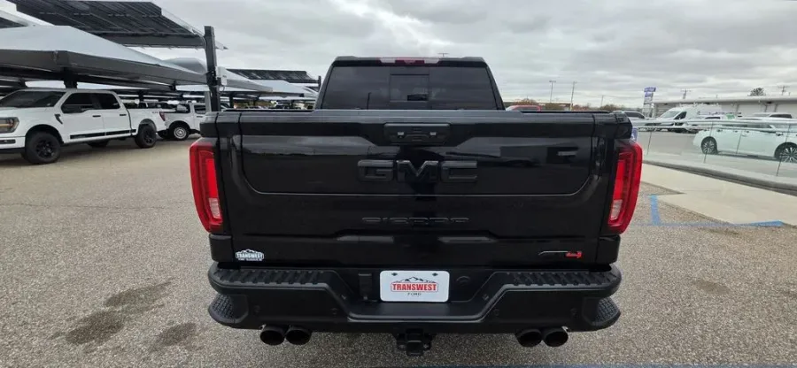 2024 GMC Sierra 1500 | Photo 8 of 32