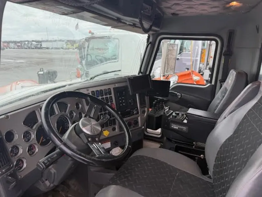 2016 Mack Granite | Photo 4 of 4