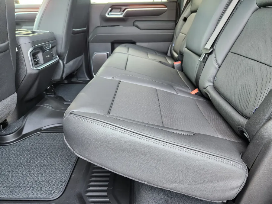 2026 GMC Sierra 2500HD Denali | Photo 8 of 28