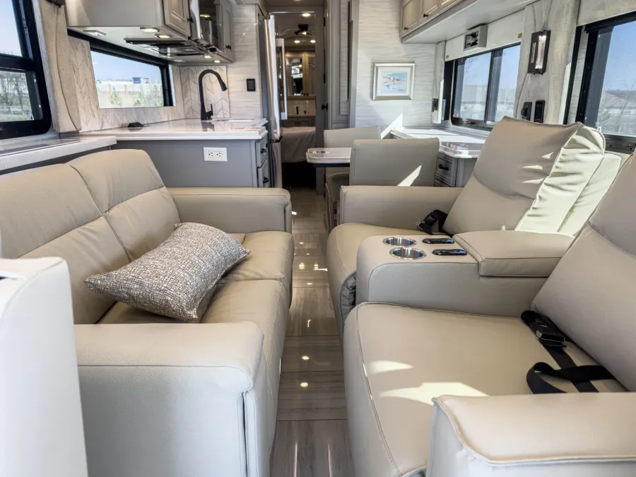 2026 Tiffin Phaeton 37 BH | Photo 14 of 43