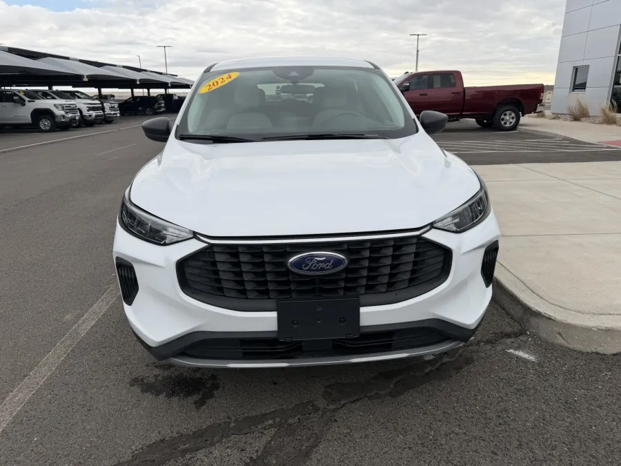 2024 Ford Escape Active | Photo 2 of 16