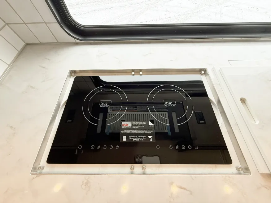 2026 Newmar Mountain Aire 3825 | Photo 11 of 28