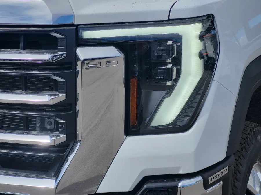 2026 GMC Sierra 3500HD SLT | Photo 7 of 25