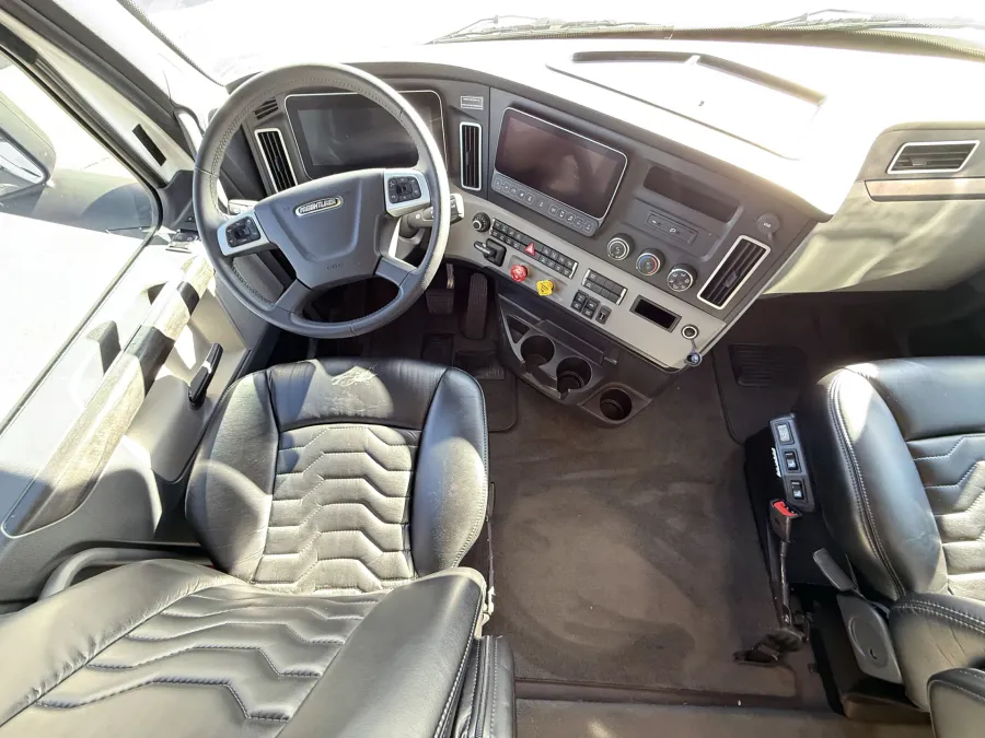 2026 Renegade Explorer 40ERB | Photo 6 of 29